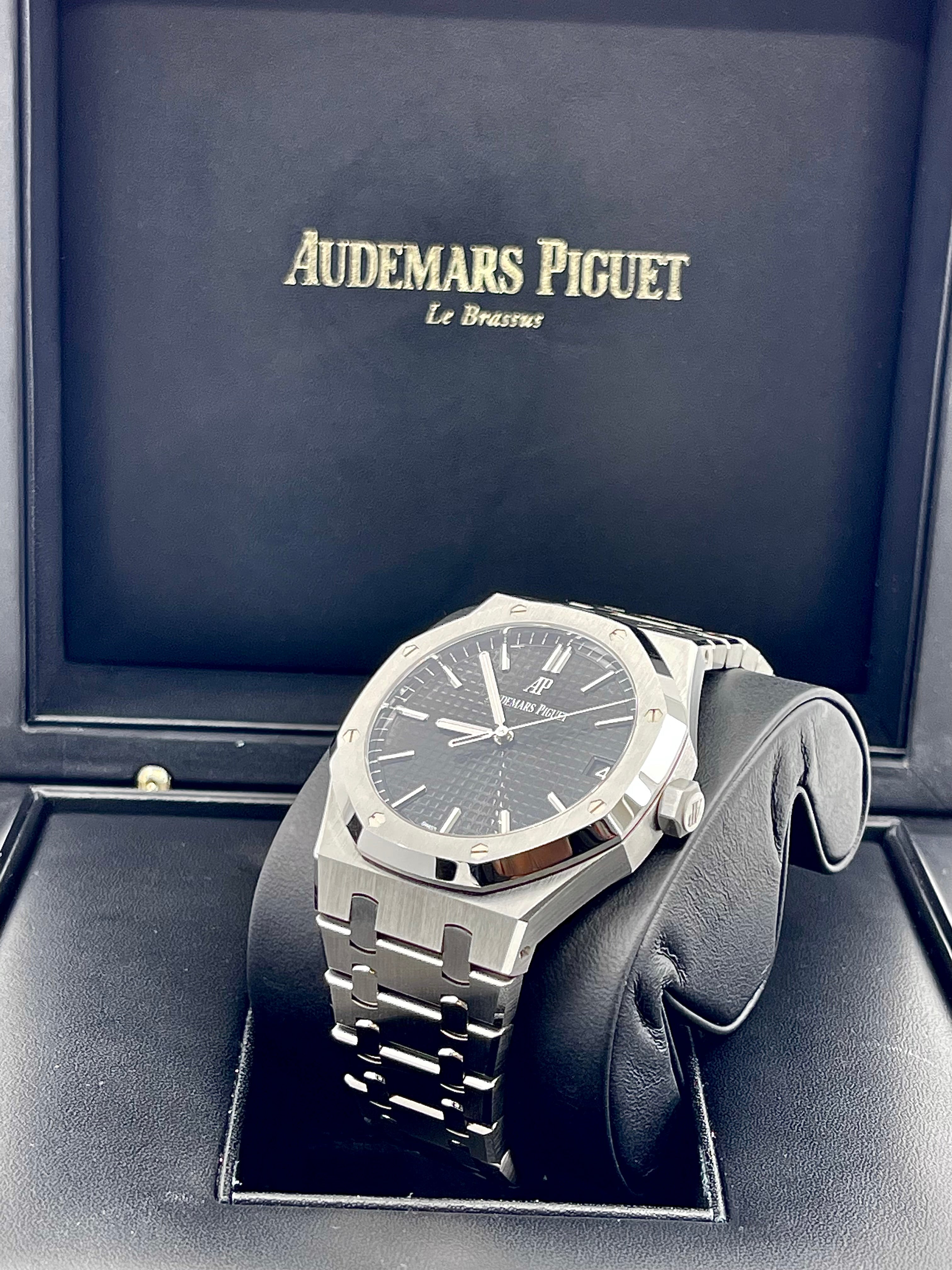 Audemars Piguet Royal Oak 15500ST.OO.1220ST.03 Black Dial 41mm