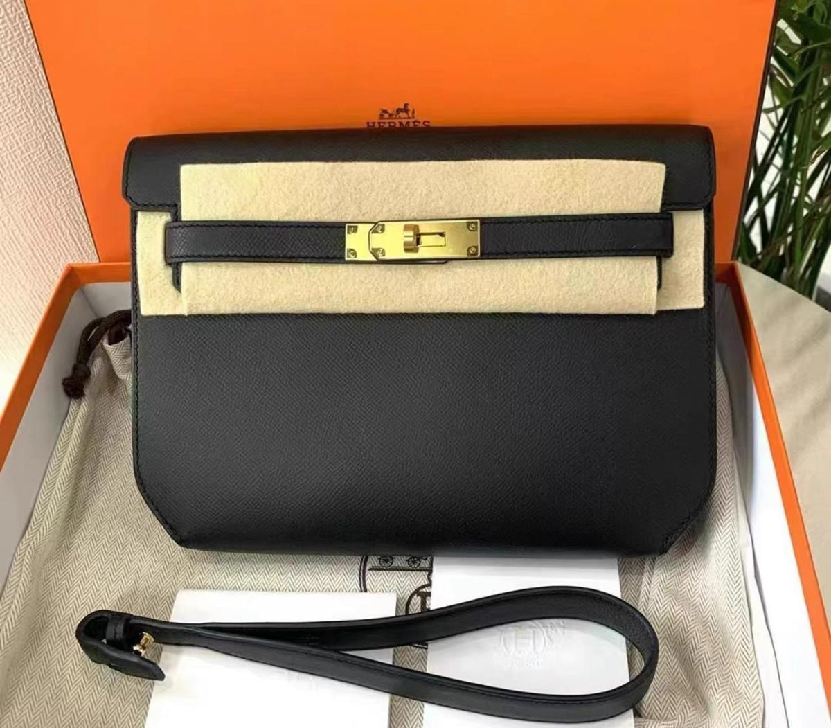 HERMES clutch